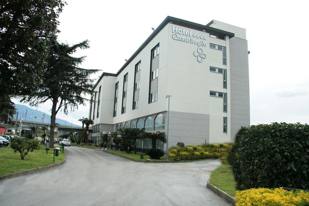 Hotel Quadrifoglio Castello di Cisterna Zewnętrze zdjęcie