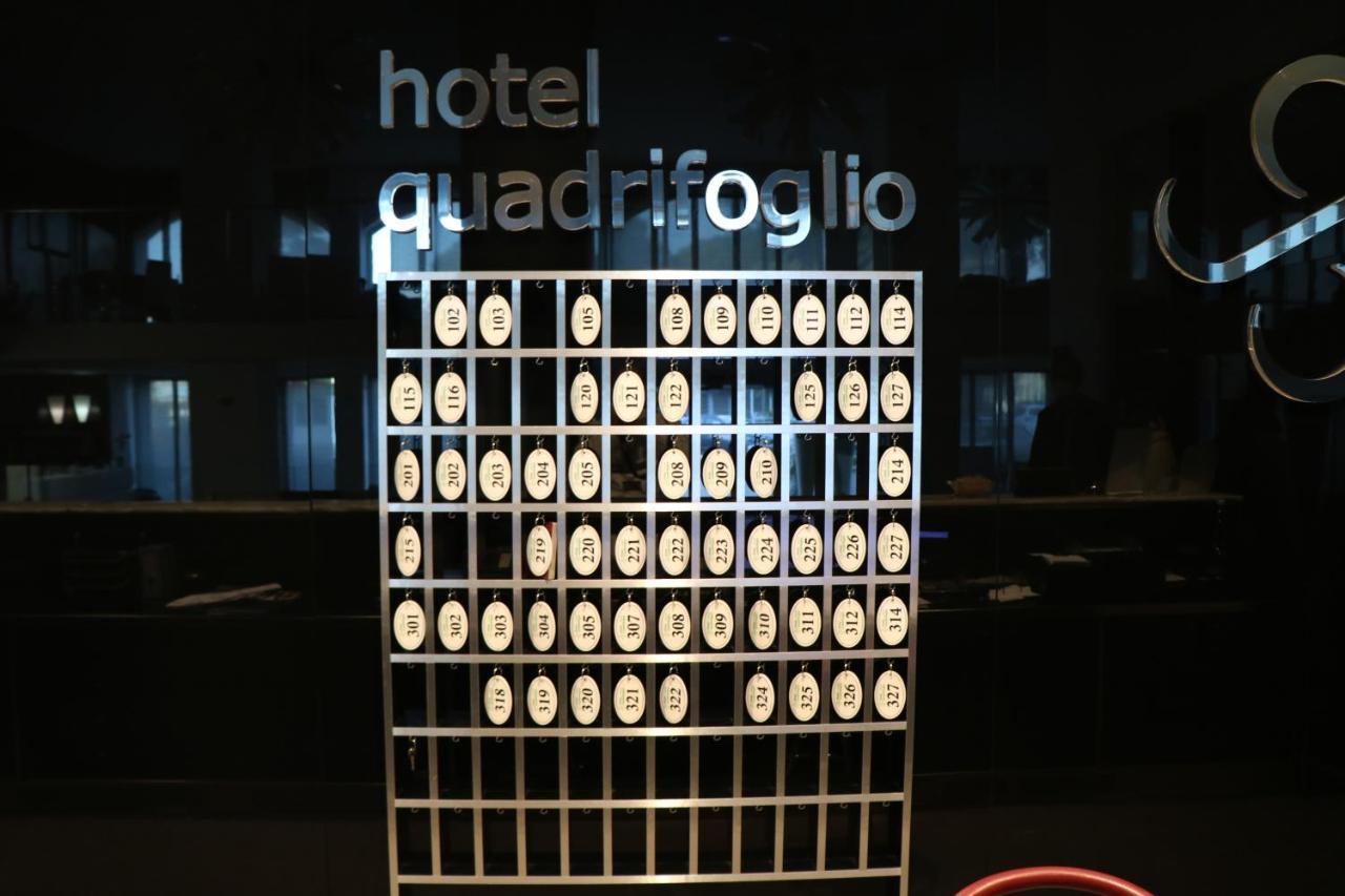 Hotel Quadrifoglio Castello di Cisterna Zewnętrze zdjęcie