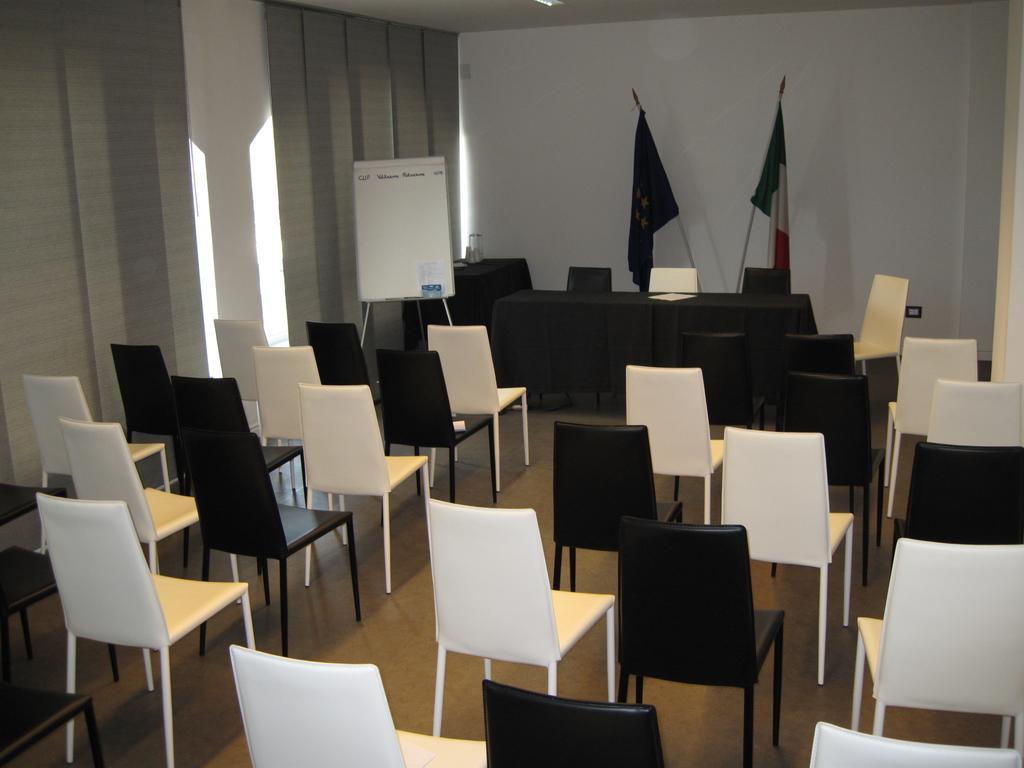 Hotel Quadrifoglio Castello di Cisterna Zewnętrze zdjęcie