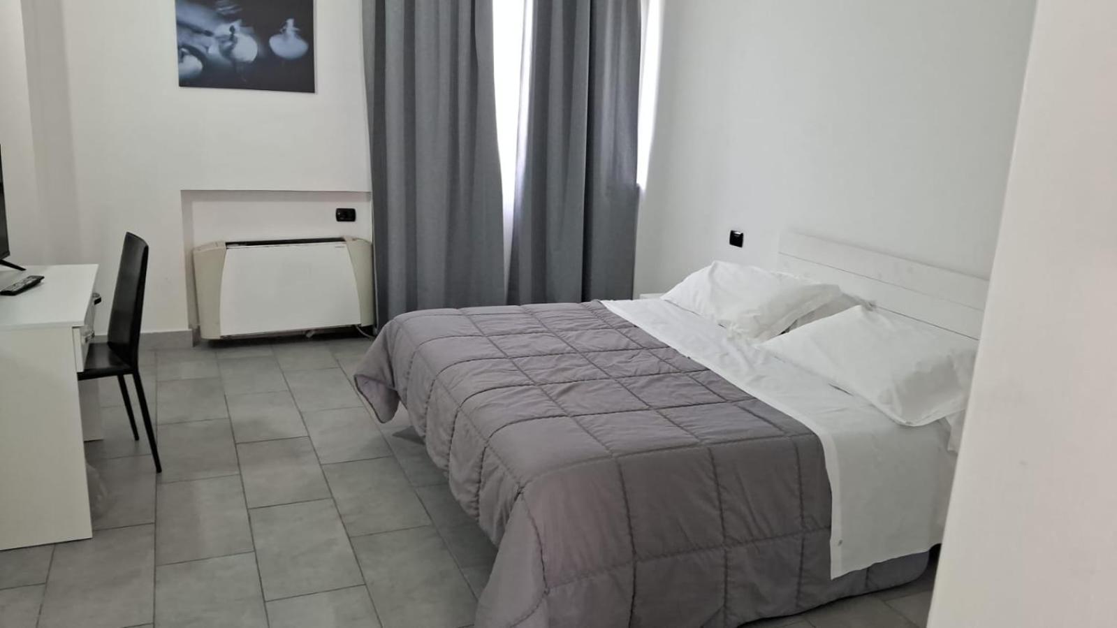 Hotel Quadrifoglio Castello di Cisterna Zewnętrze zdjęcie