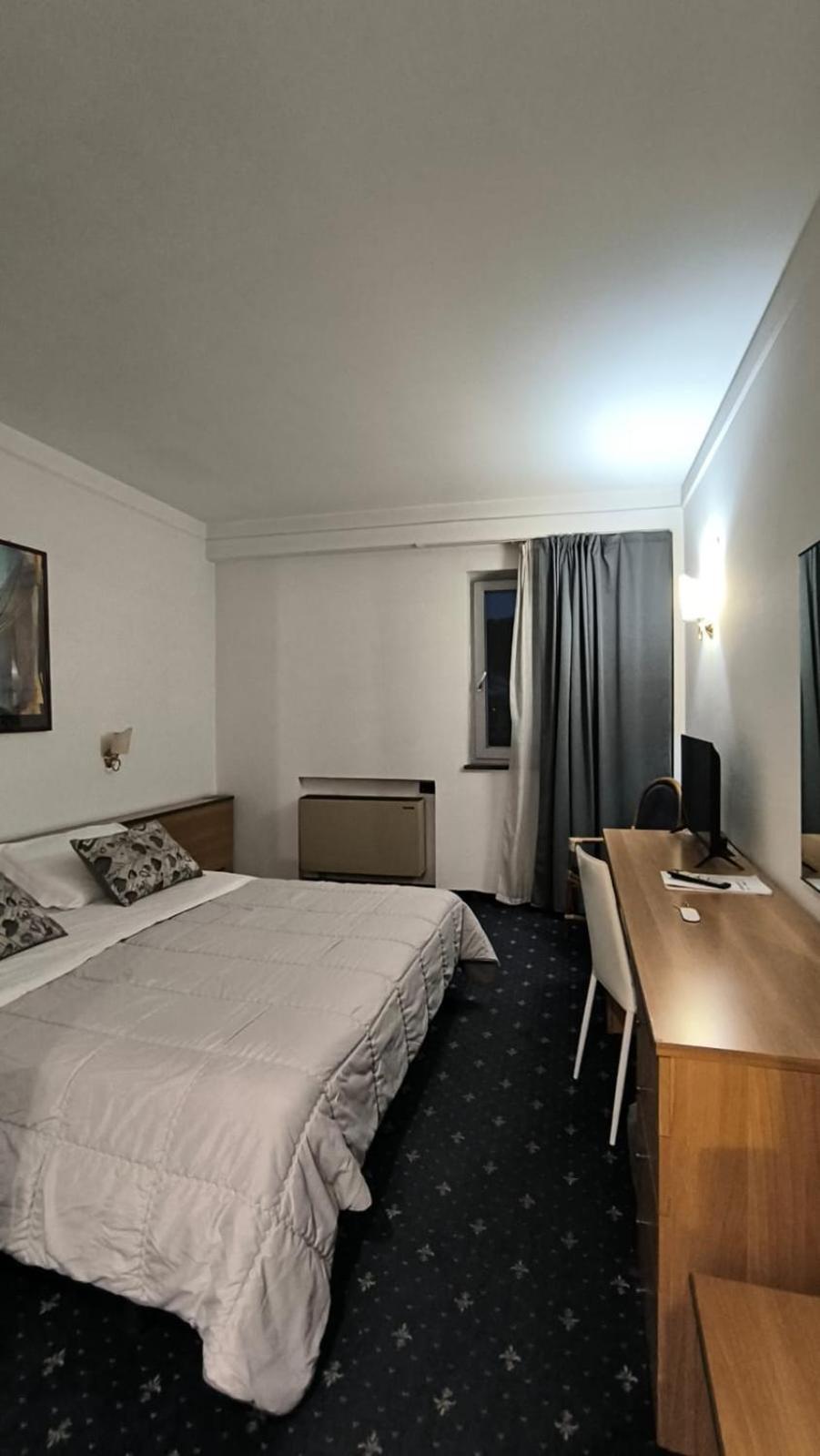 Hotel Quadrifoglio Castello di Cisterna Zewnętrze zdjęcie
