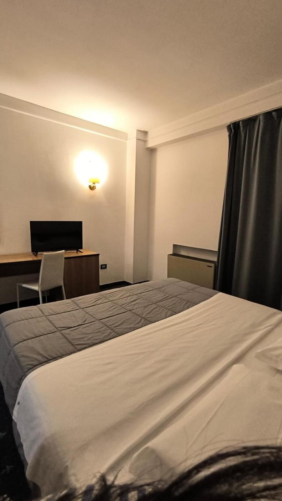 Hotel Quadrifoglio Castello di Cisterna Zewnętrze zdjęcie